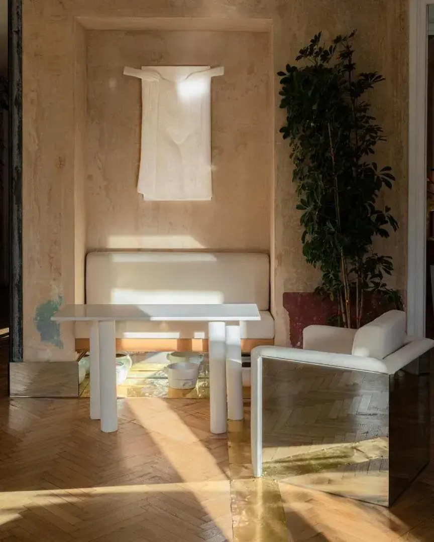 Unfound Door - Design Hotel