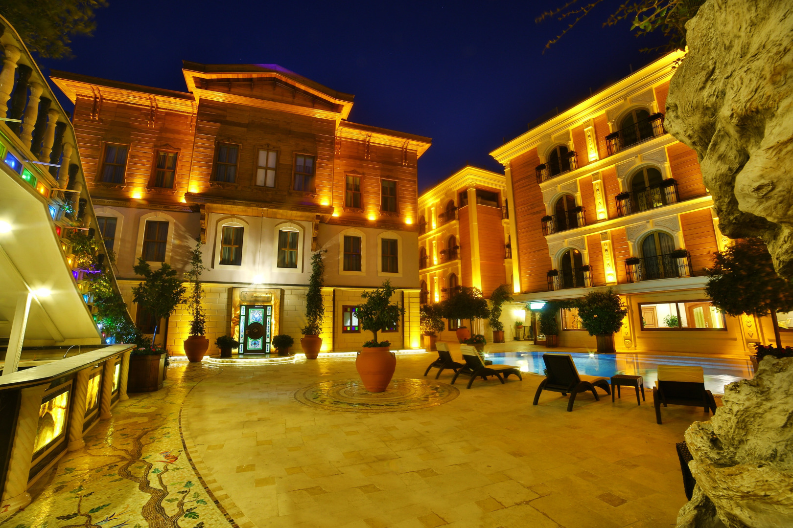 Отель Seven Hills Palace