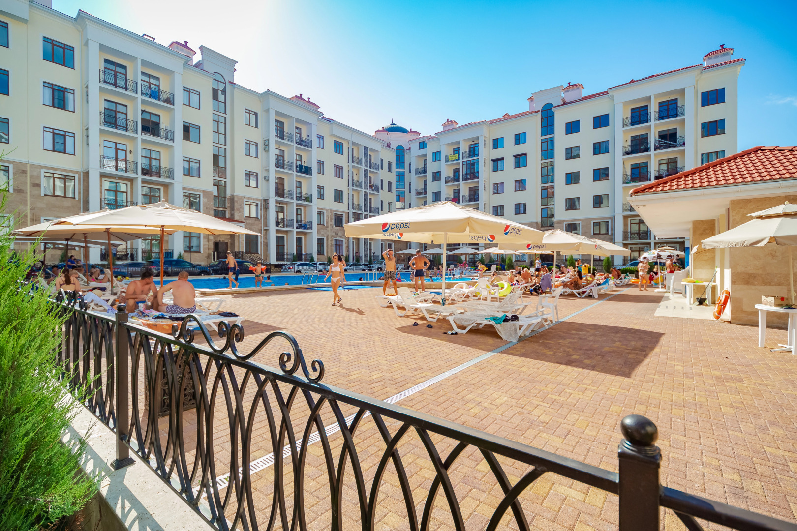 Апартаменты с Собственным Двориком от Home Group apartments