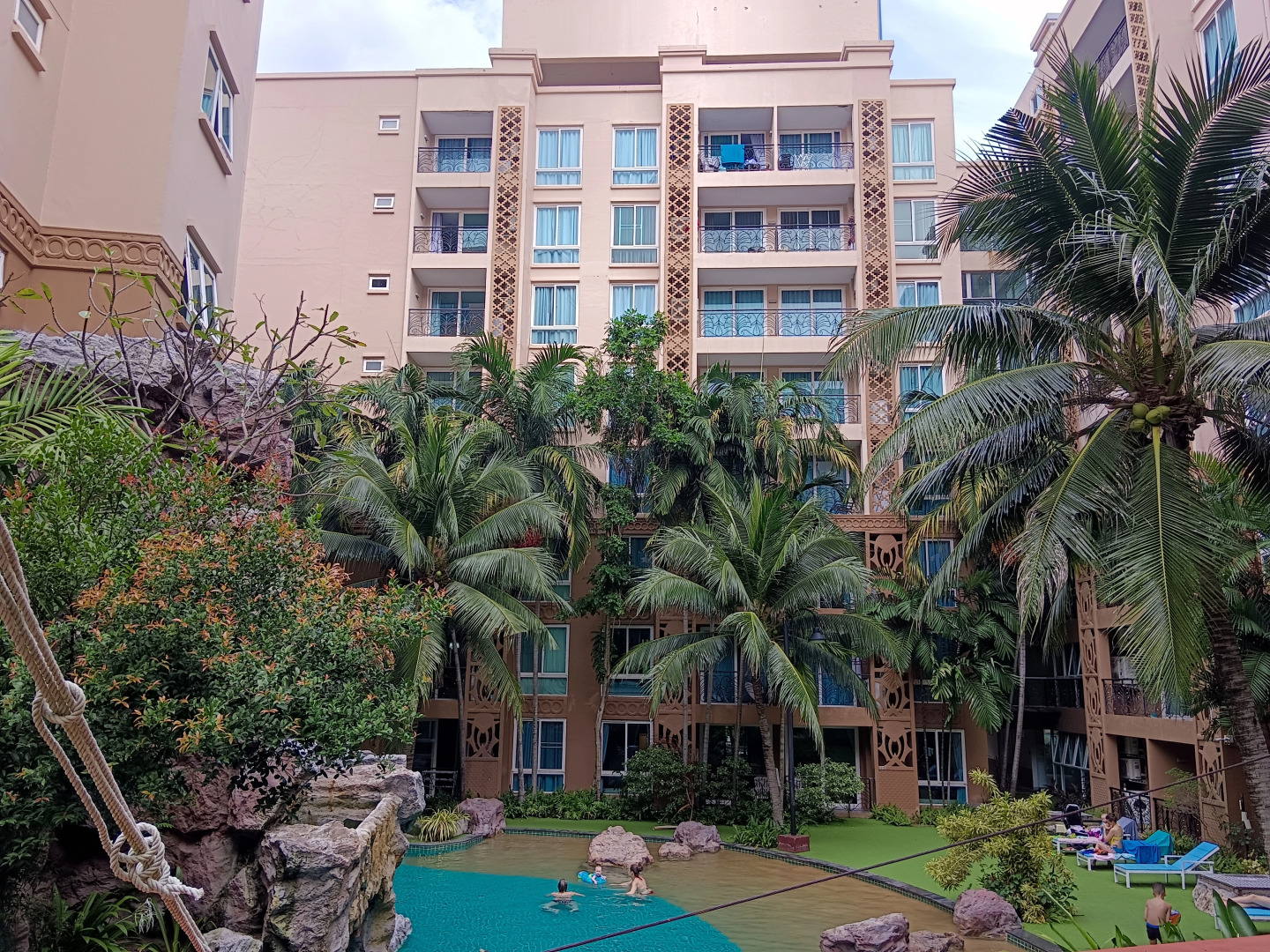 Апартаменты Atlantis Condo Resort Pattaya