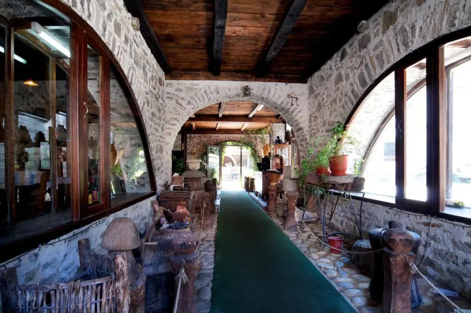 Отель Tradita Geg & Tosk