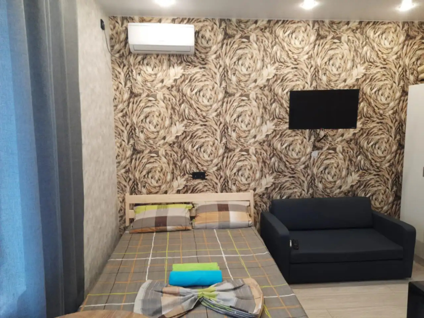 Апартаменты на Аллее Героев (справа)