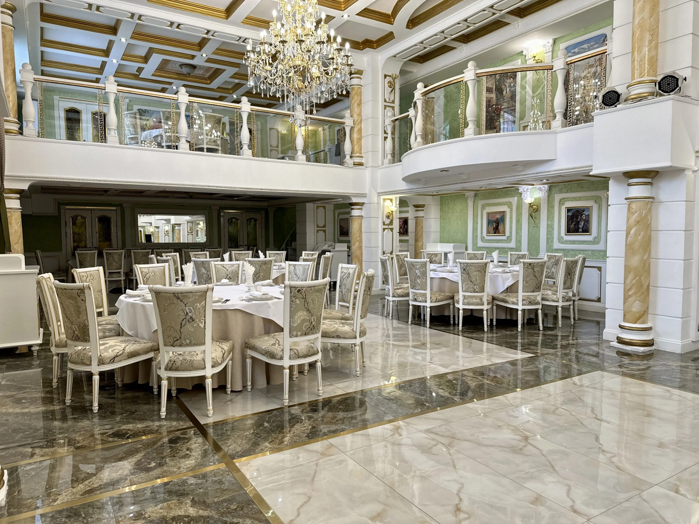 Отель Шайни Ривер