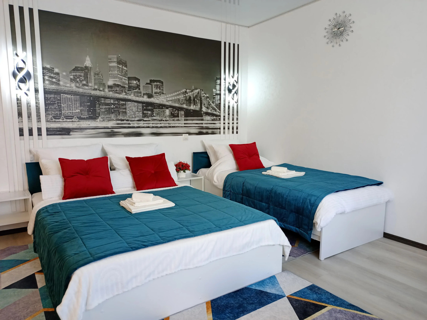 Апартаменты Уютные в высотке на Университетском Lion Apart