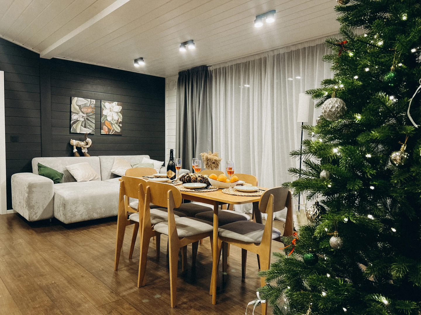 Частный дом с гриль-мангалом, сауной и большой террасой