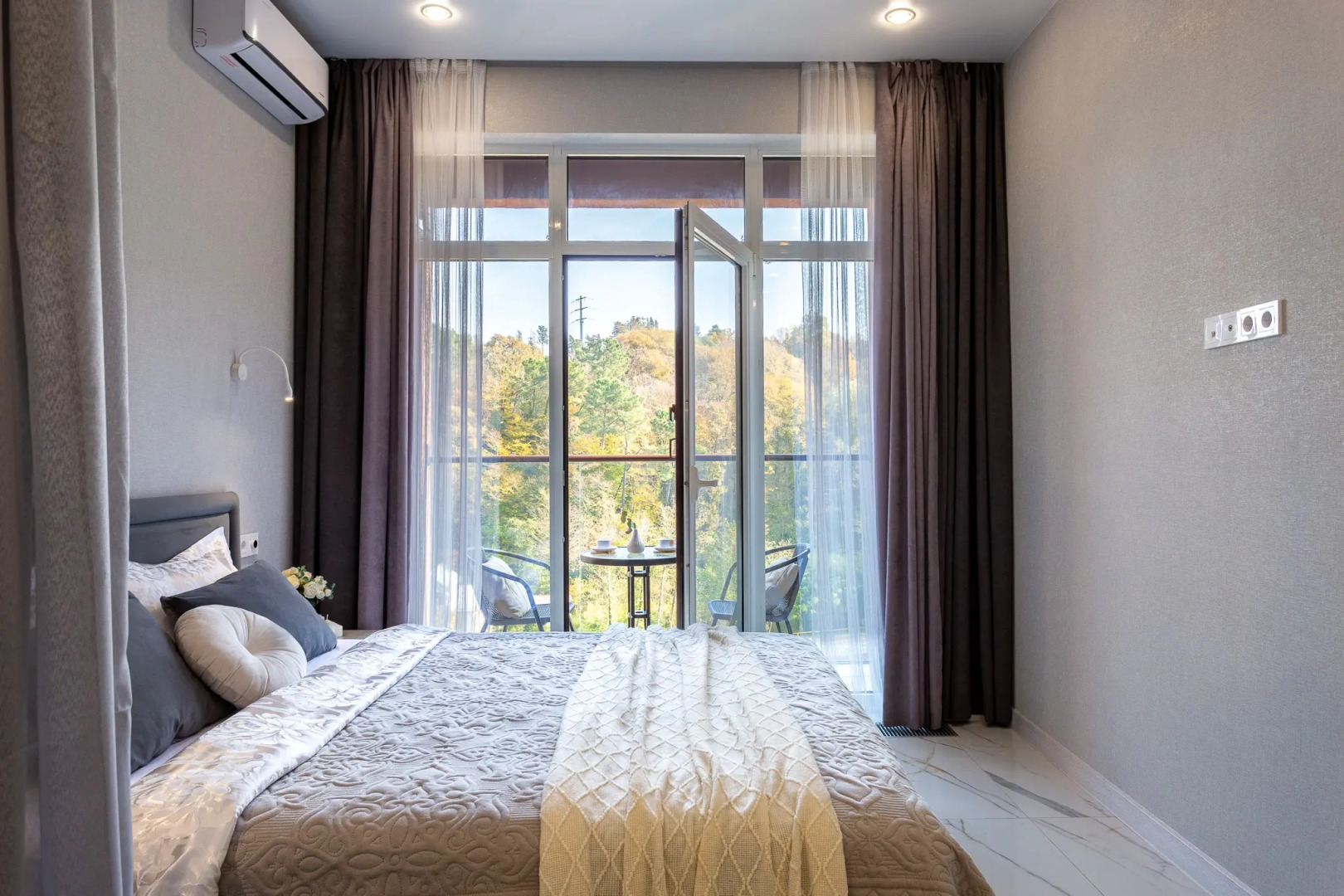 Квартира С балконом возле моря Аллея 254