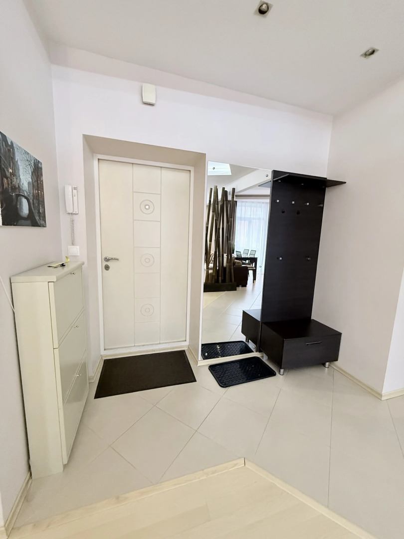 Апартаменты Уютная двухкомнатная квартира рядом с ЦУМом