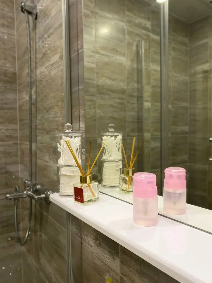 Апартаменты видовые на 14 этаже рядом ТРК Родник