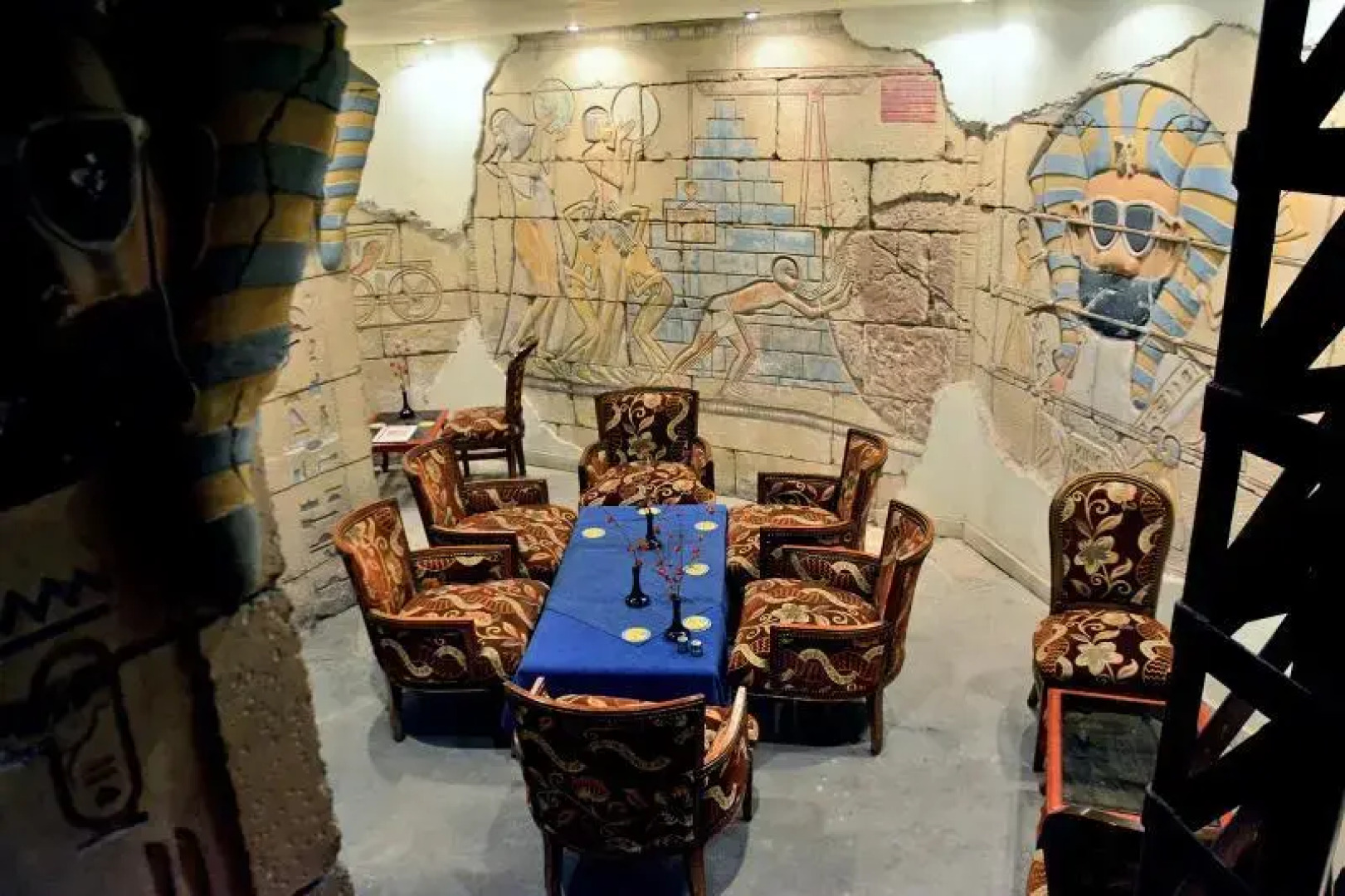 Отель Gaddis Hotel, Suites and Apartments