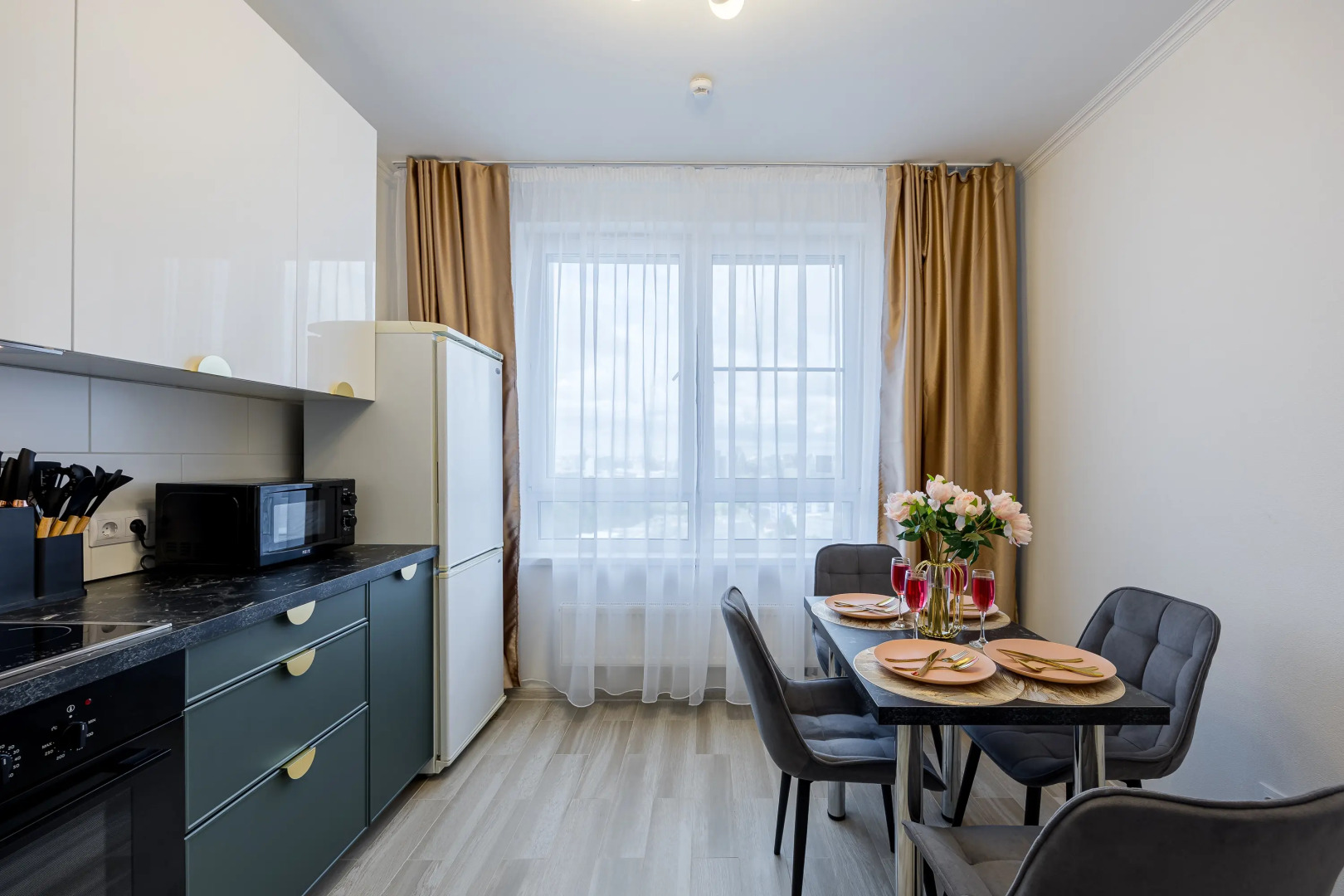 Квартира Уютная 2х комнатная у метро Нагорная