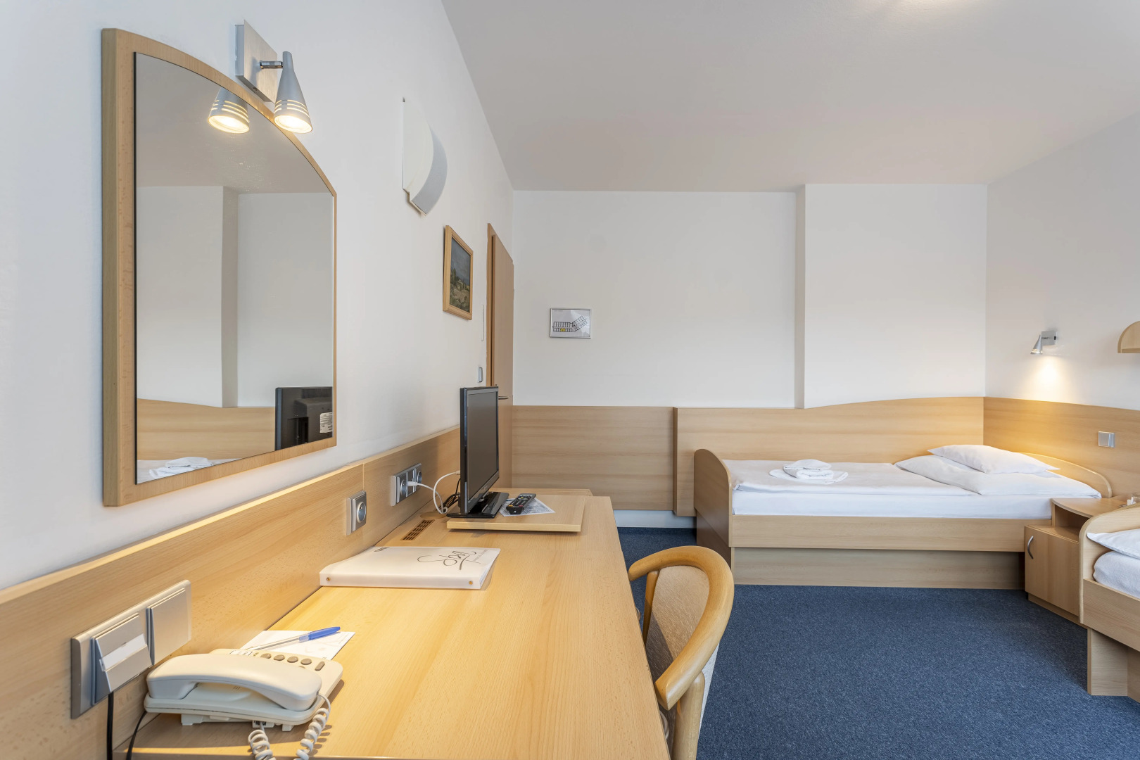 Отель Complex Curie