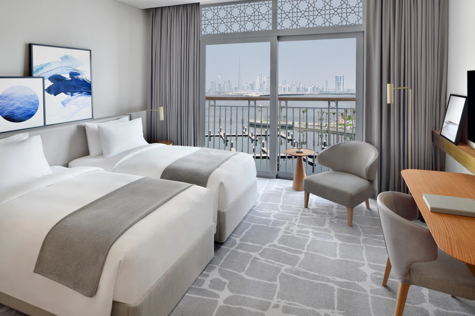 Отель Vida Creek Harbour