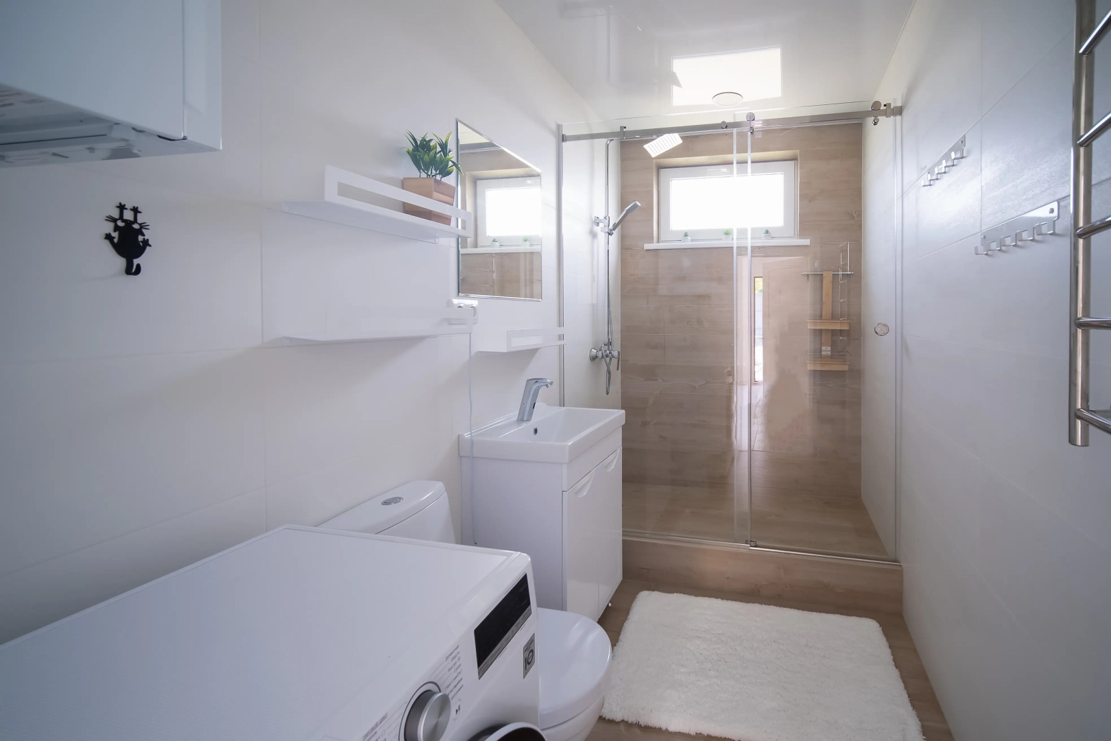 Частный Дом с Бассейном Мансардой и Видом на Горы