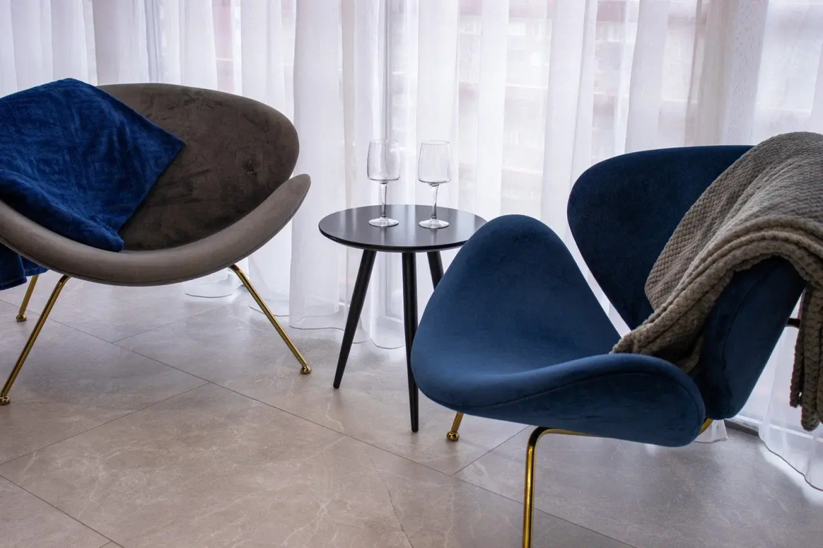 Апартаменты Люкс в центре Верхнее озеро, новый дом, Колибри#88А