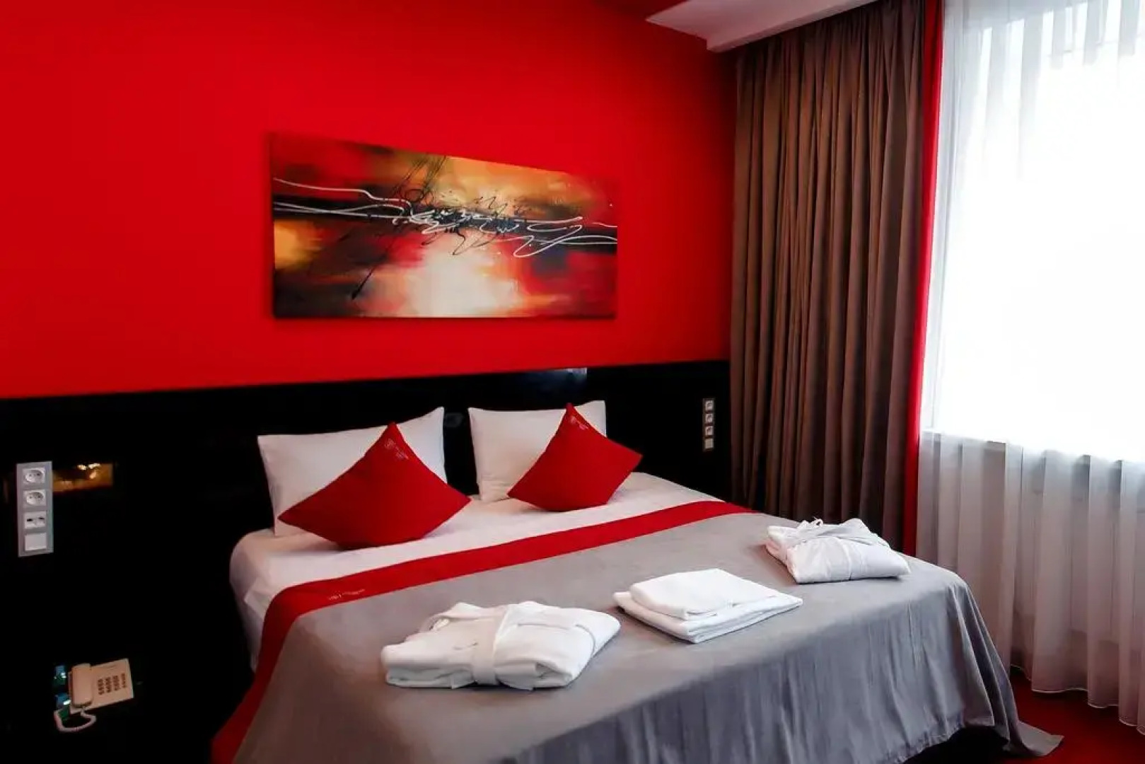 Отель Mildom Premium