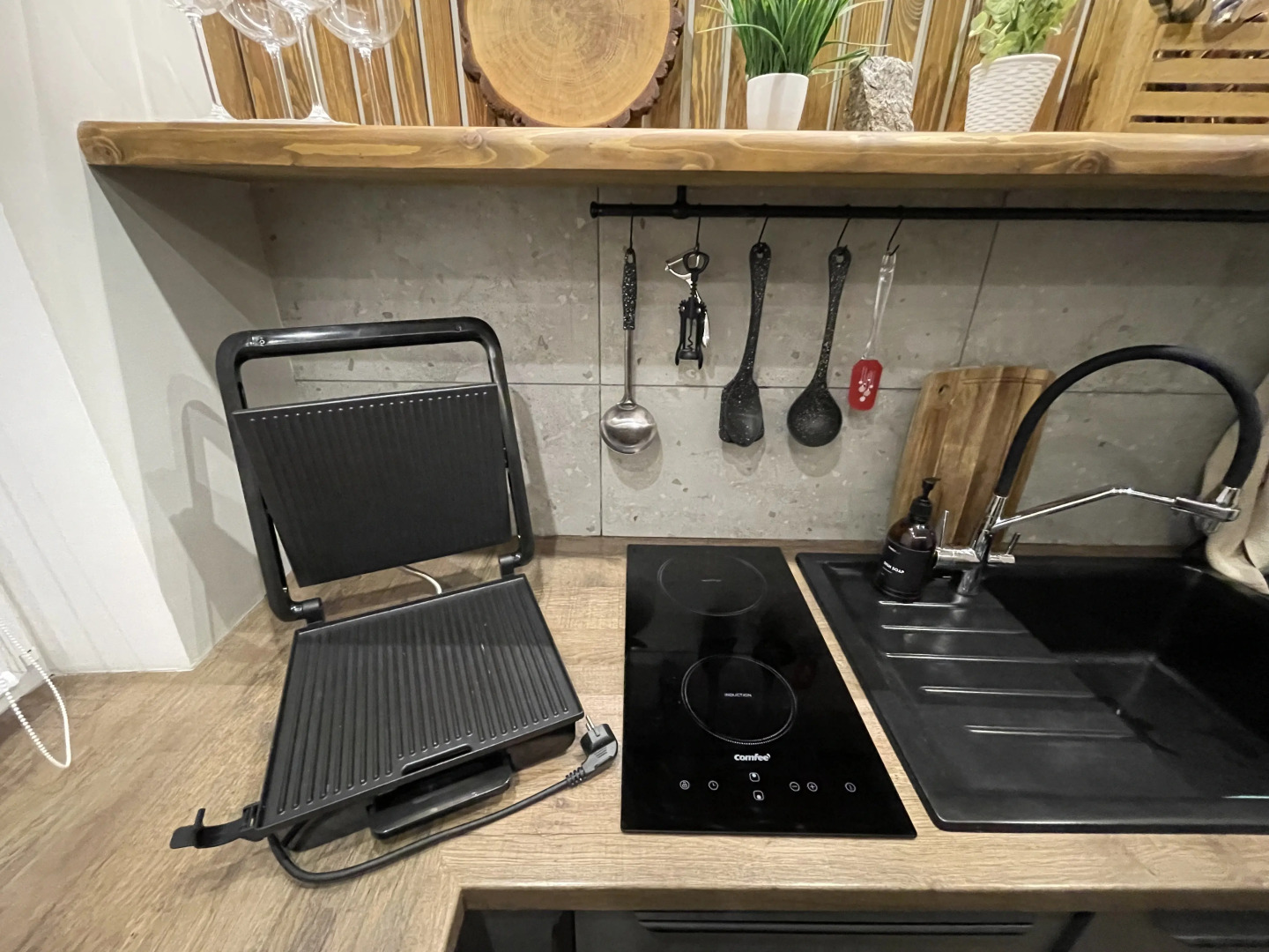 Квартира видовая дизайнерская 2х-комнатная в стиле Лофт