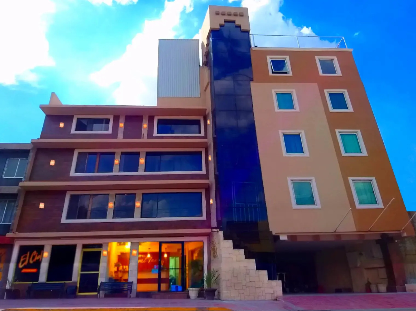 Отель Royal Inn