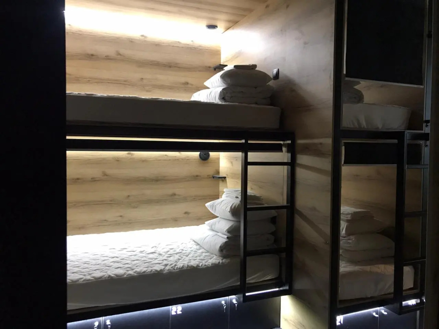 Kapsulnyij Hotel Tajm Slip