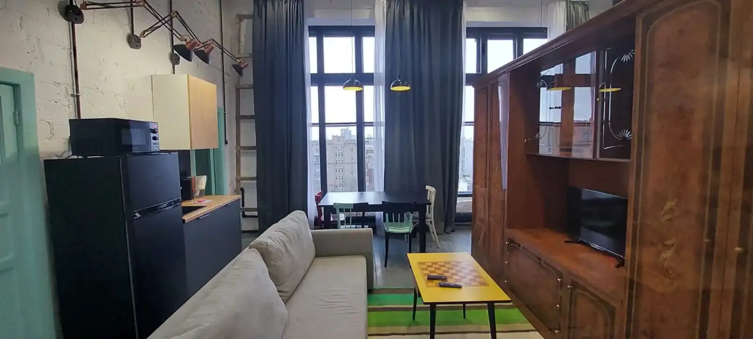 Апартаменты "У художника на Аллее Героев, 4"