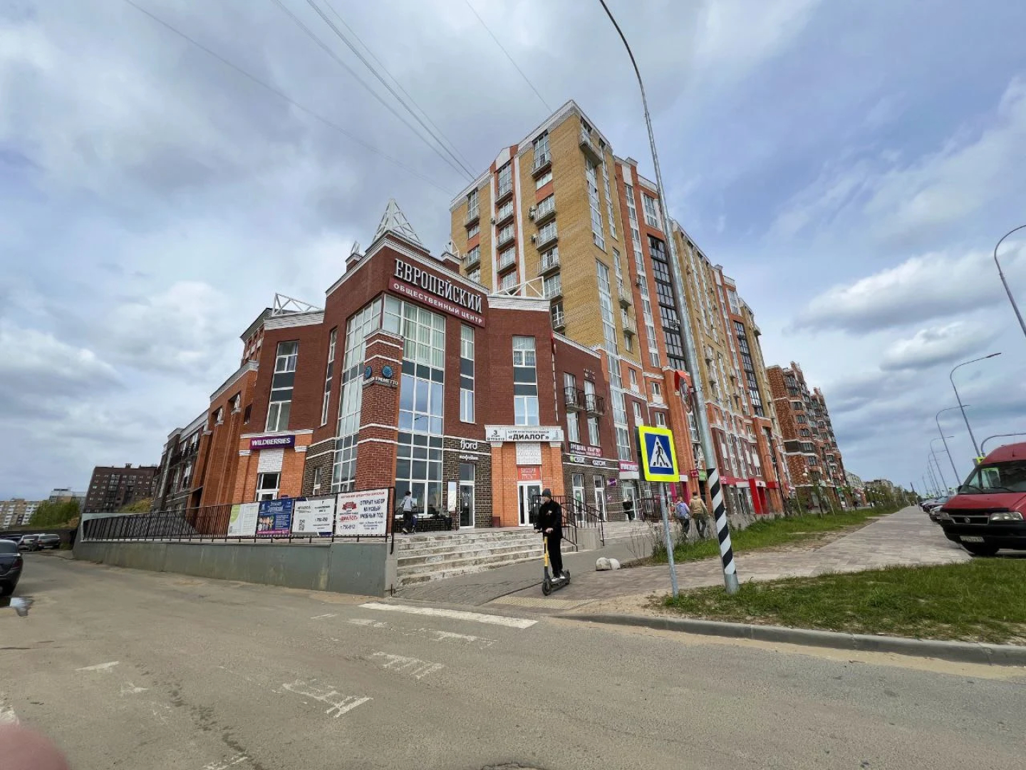 Квартира с диванчиком в новом районе у ТЦ Глобус