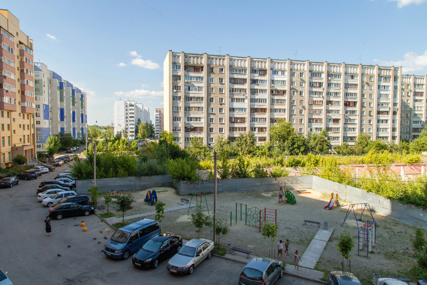 Квартира Двухкомнатные на улице Антонова 47