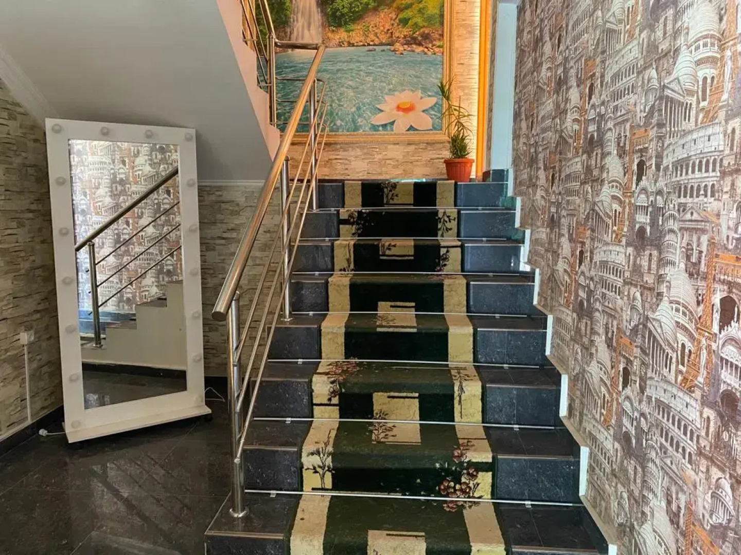 Царский Двор