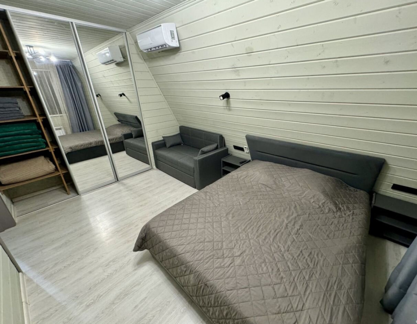 Частный Дом с Бассейном в Стиле Афрейм с Баней и Чаном