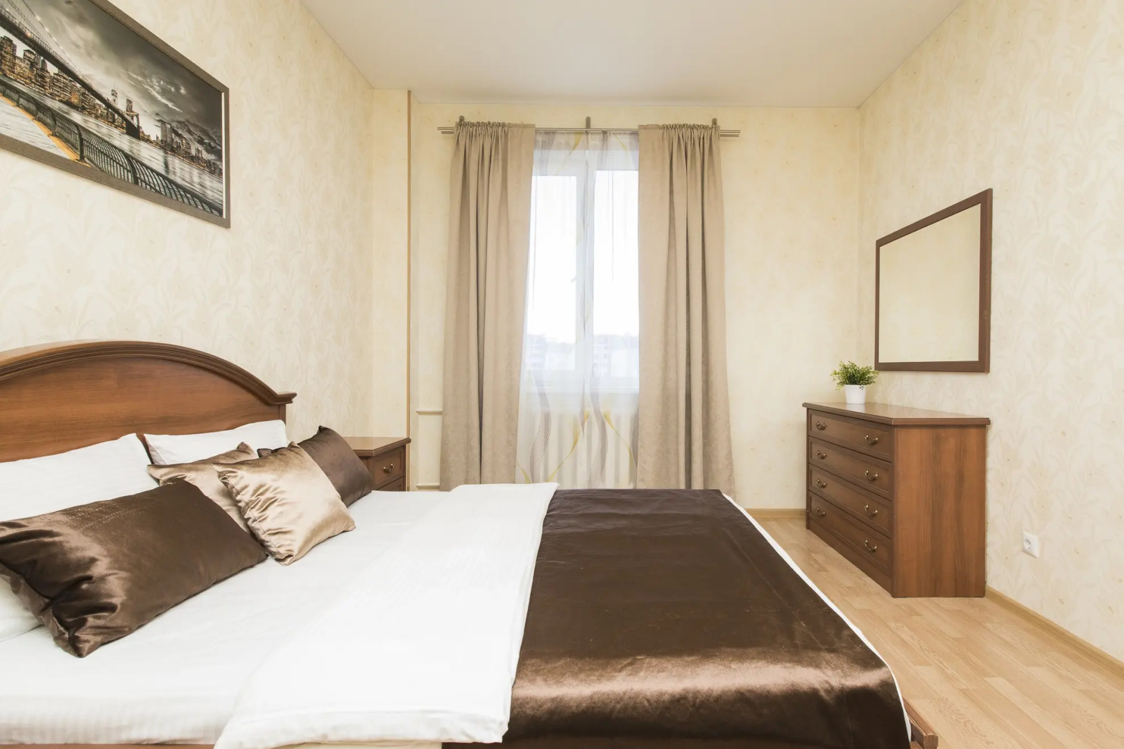 Апартаменты Белинского 11/66-90