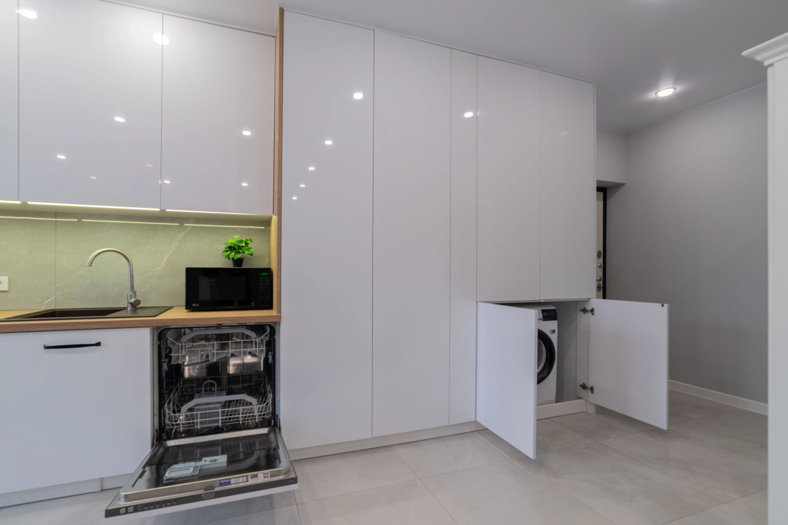 Апартаменты 3 Комнатные у Метро Восток