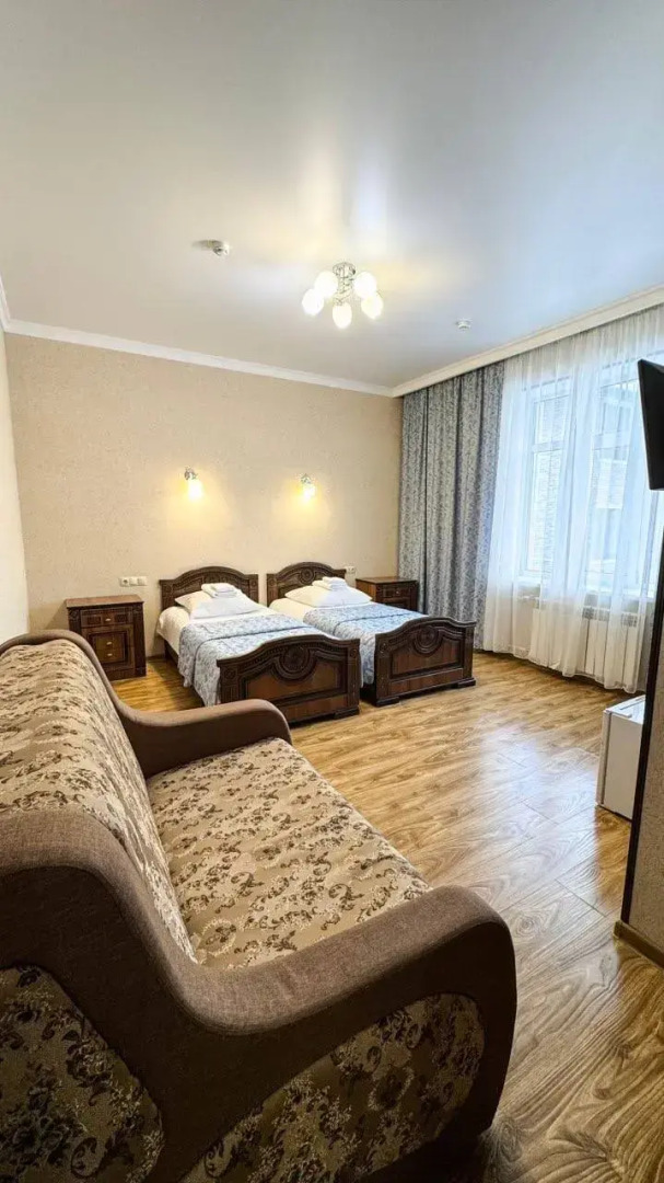 Отель Кавказ