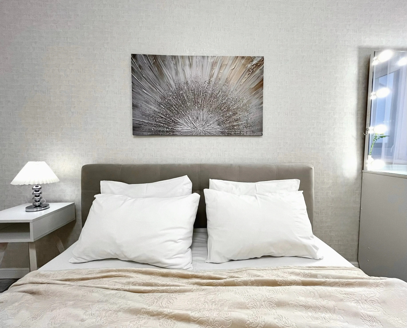 Квартира Неотель мансардная у Чернавского моста, Петровского сквера