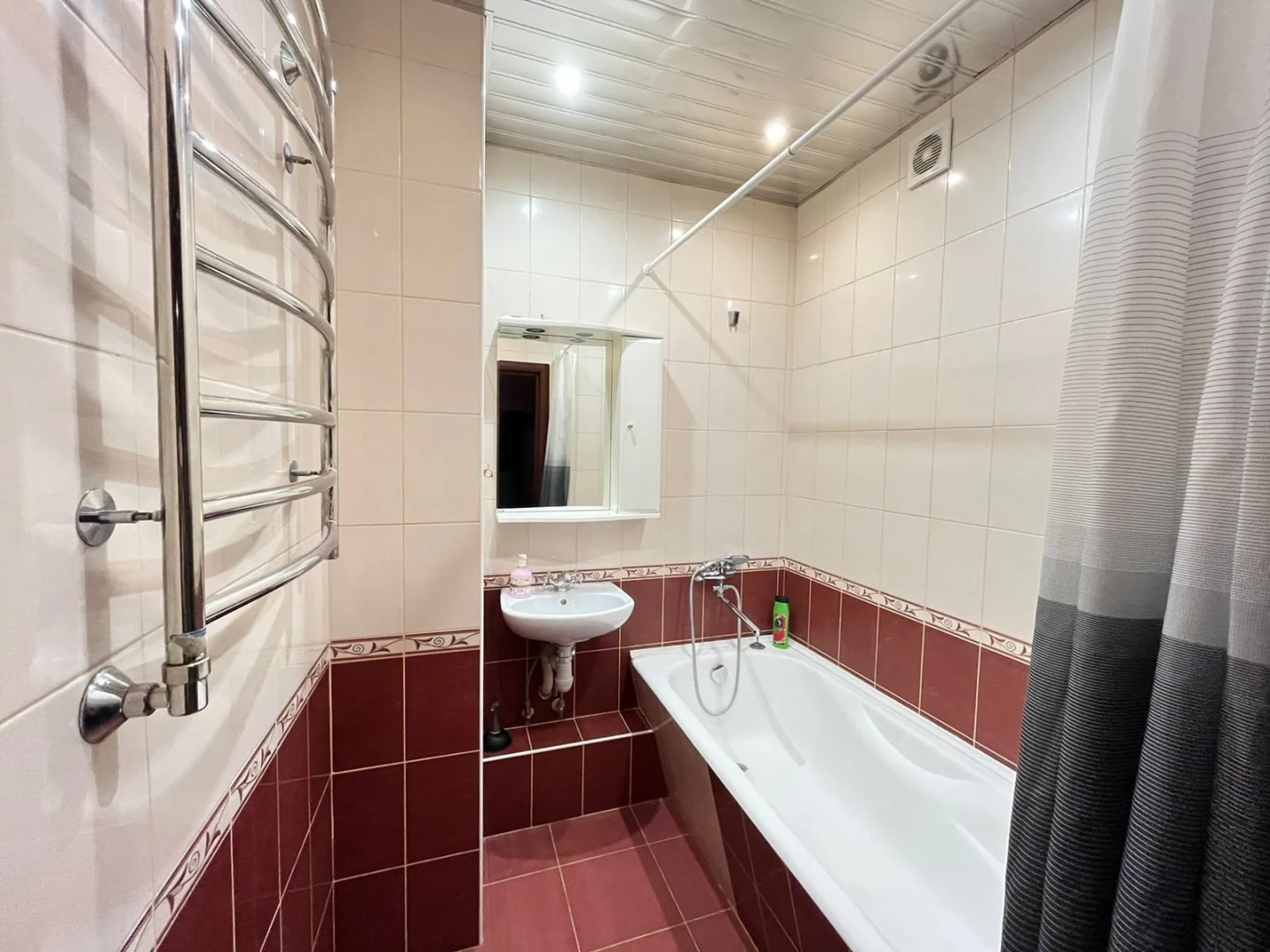 Апартаменты Royal Aurora на Махалина