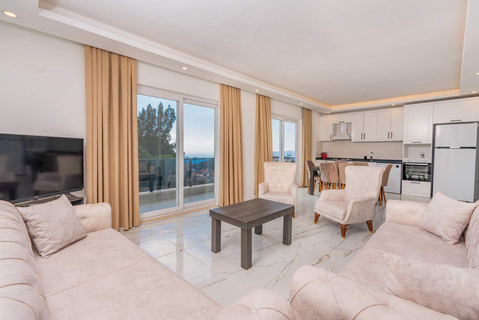 Апартаменты Tayla Suit