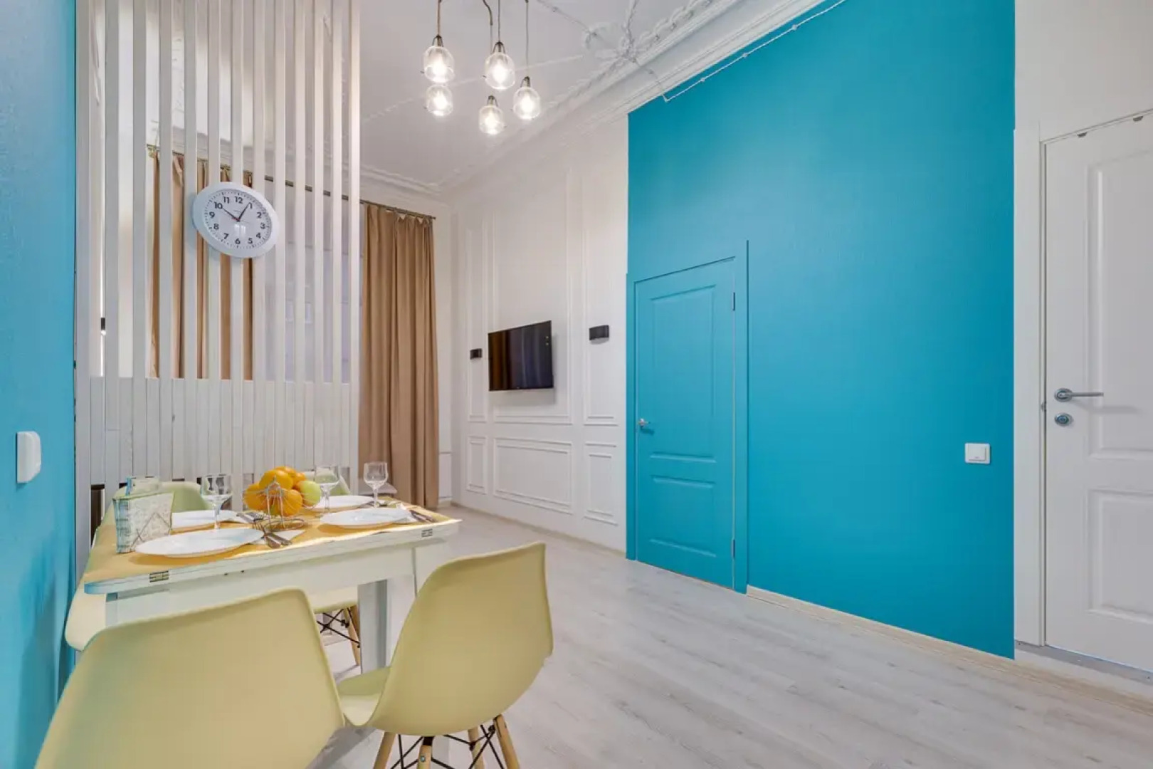 Апартаменты Бирюза и Подсолнух ВПитер на сутки 1