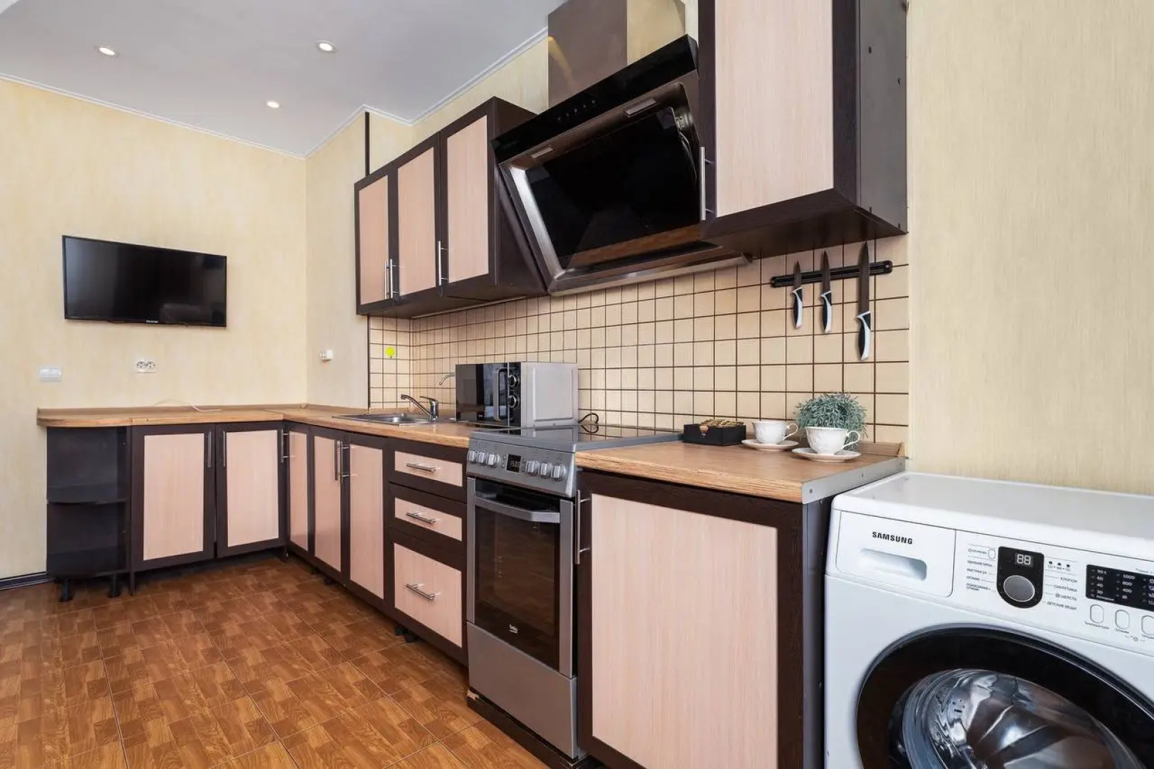 Апартаменты на 8 этаже на Восточно Кругликовской