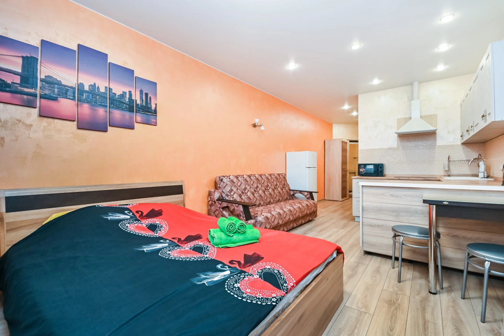 Апартаменты на улице Дмитрия Михайлова 12 (2)