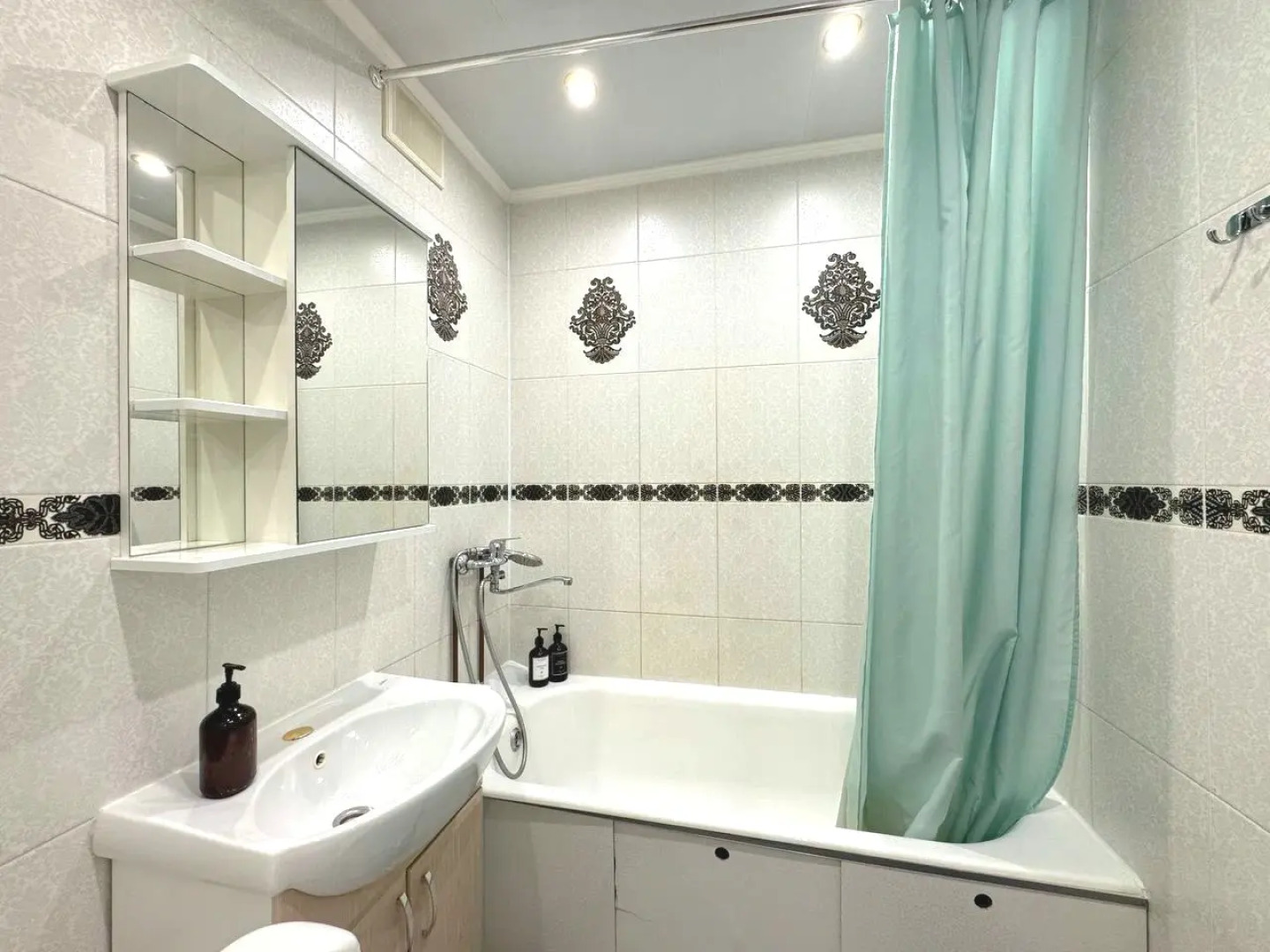 Квартира двухкомнатная в центре на Дзержинского рядом с РИАцентром