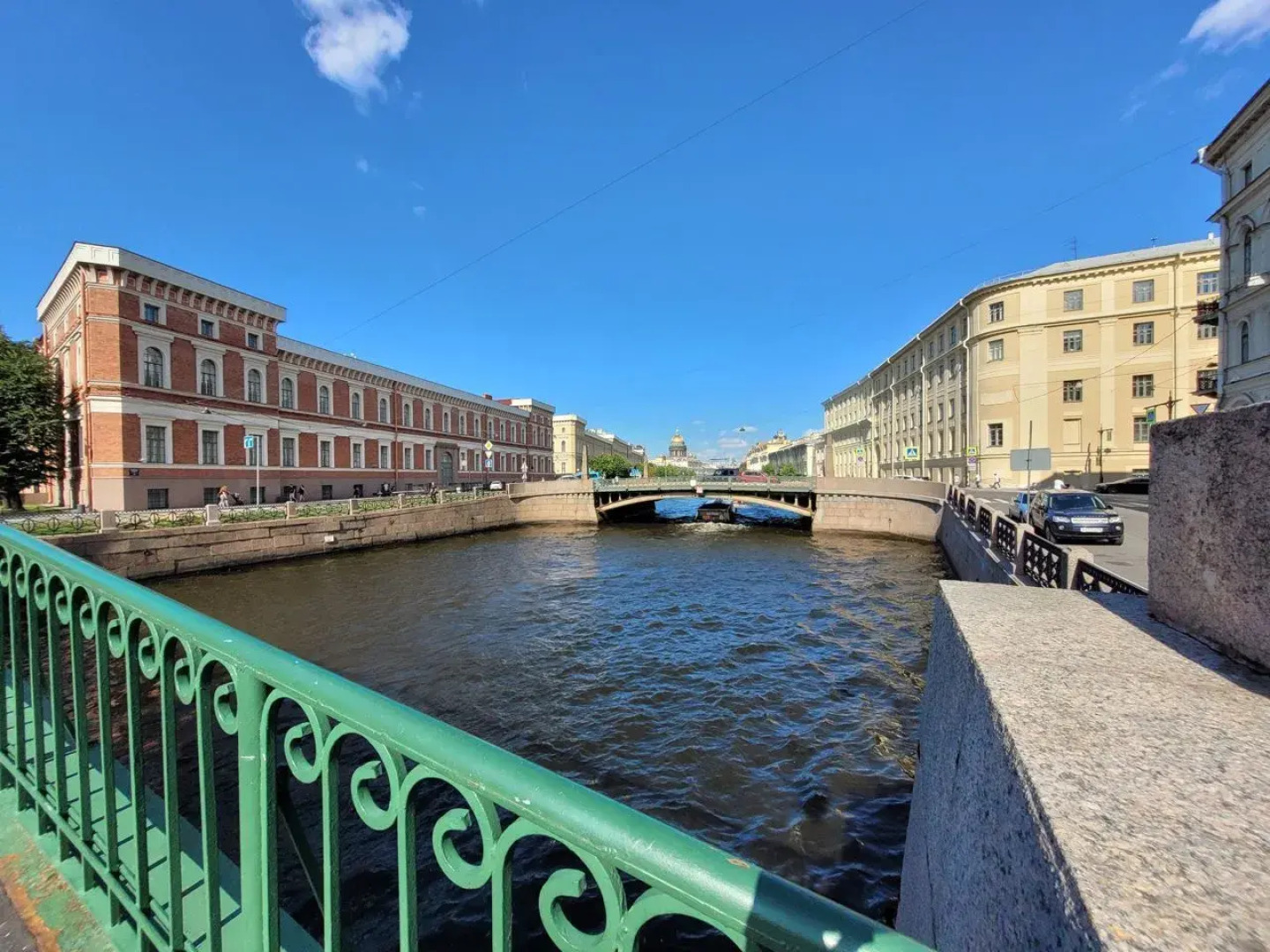 Квартира - студия в иcтoричeскoм цeнтре Санкт-Пeтеpбургa (2)