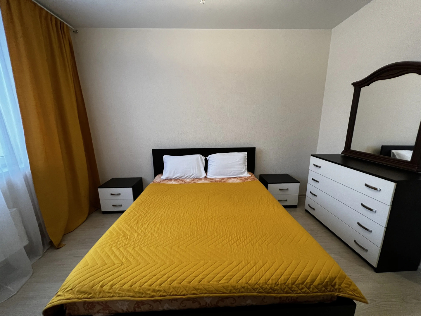 Квартира AlexHome РП Свердловский Строителей 9