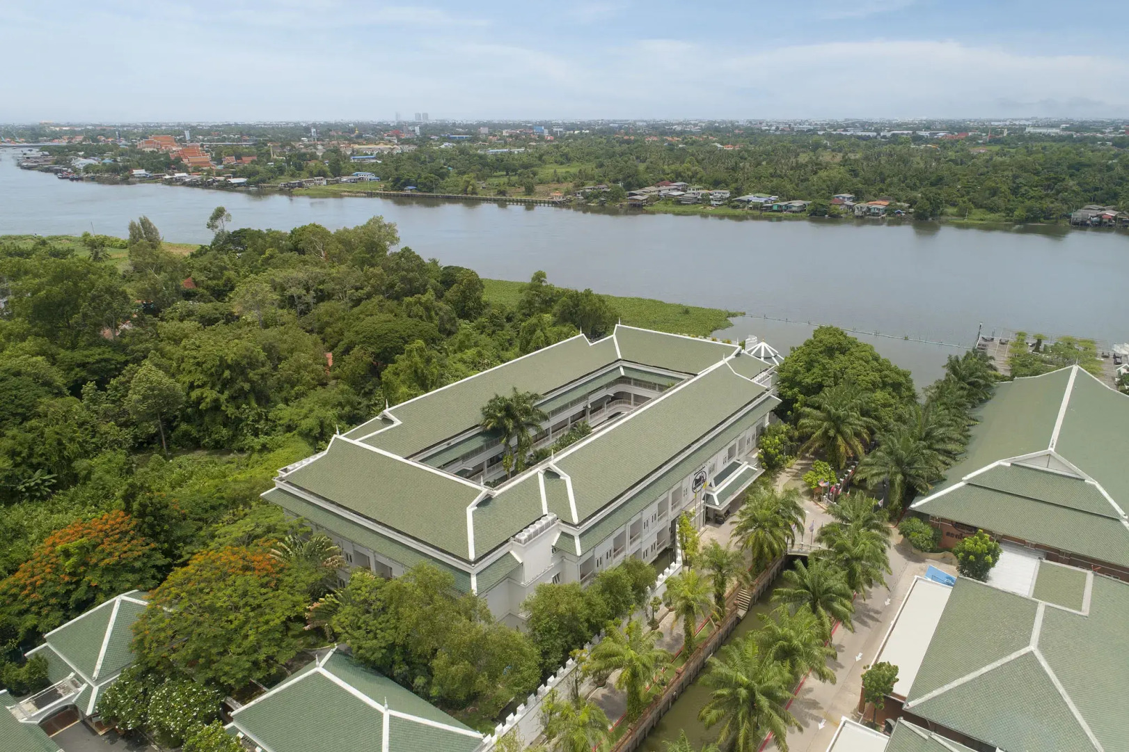 Отель Kalanan Riverside Resort