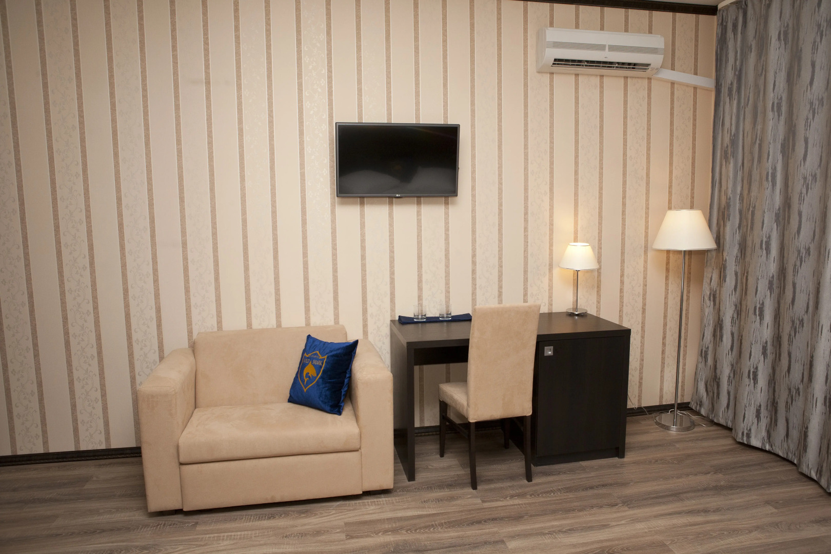 Отель Gold Shark