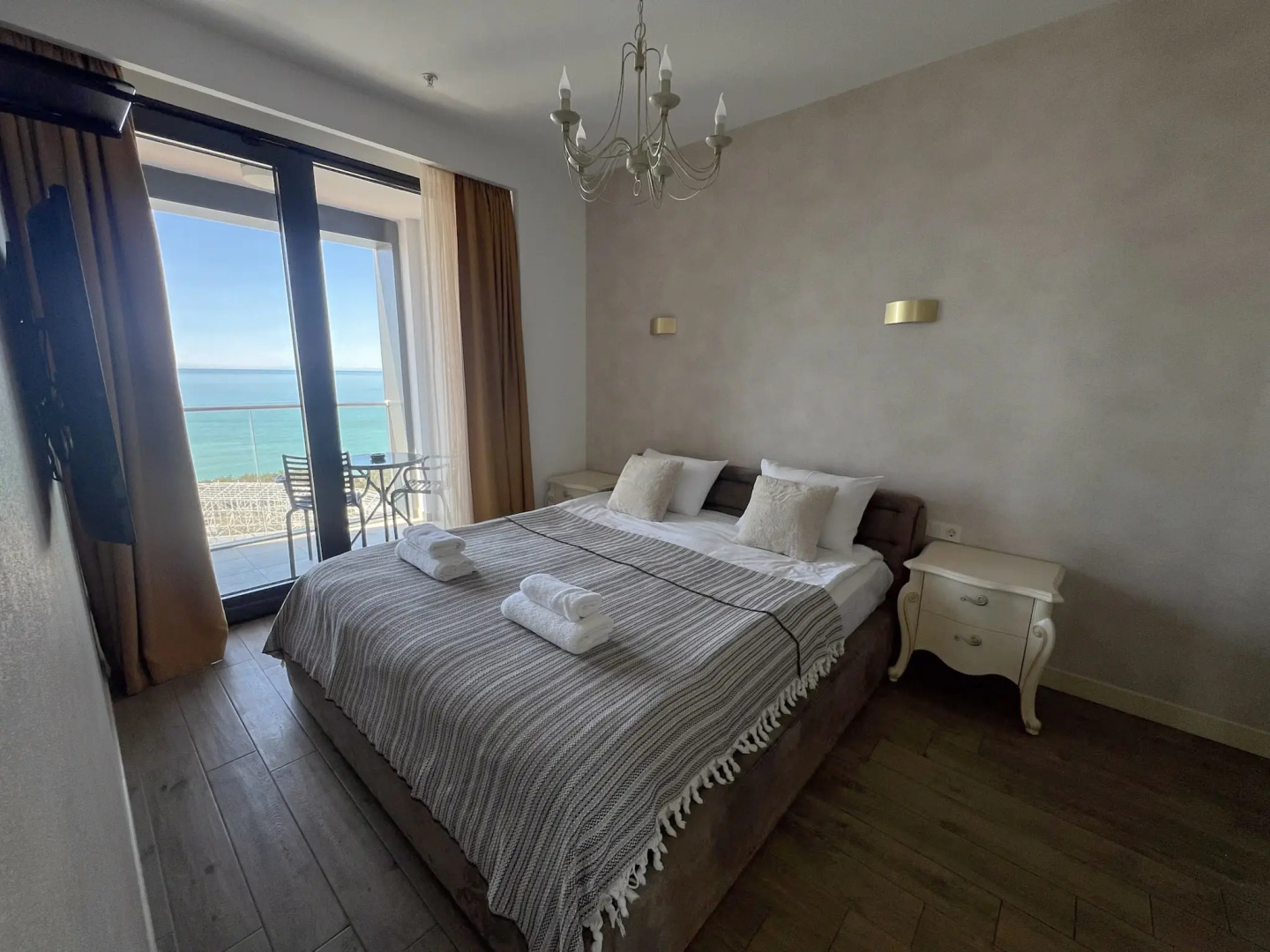 Апарт-отель на берегу моря, Porta Batumi Tower