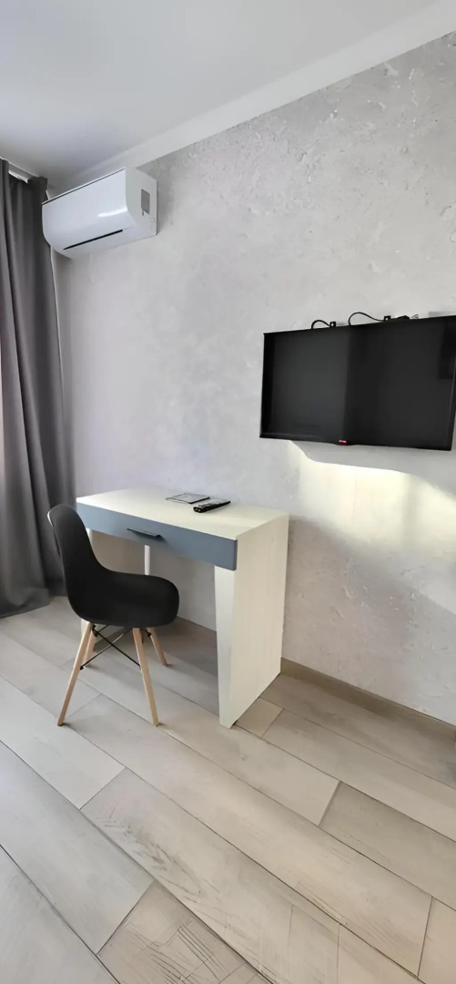 Квартира Двухкомнатные Апартаменты с Раздельными Комнатами и Парковкой для Машин у Входа