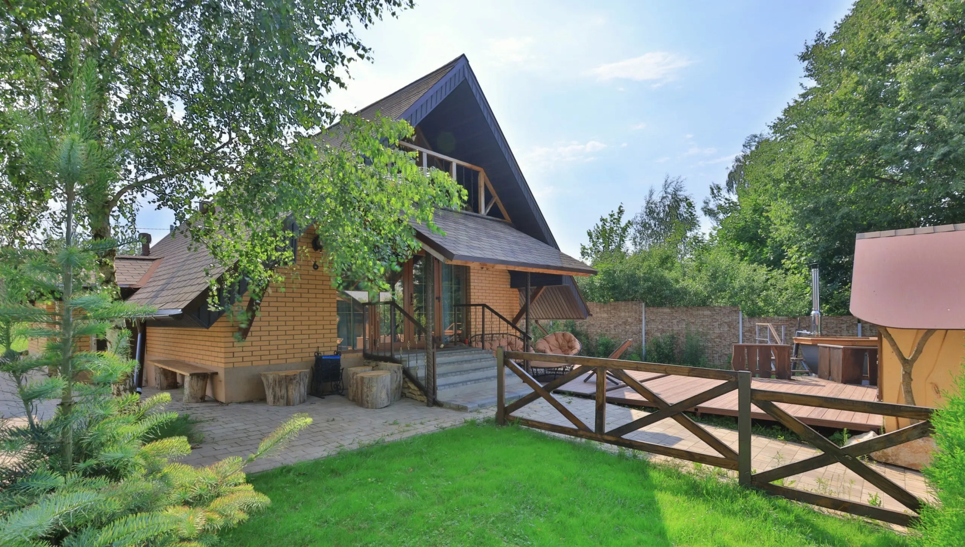 Гостевой дом Загородный Комплекс Слобода