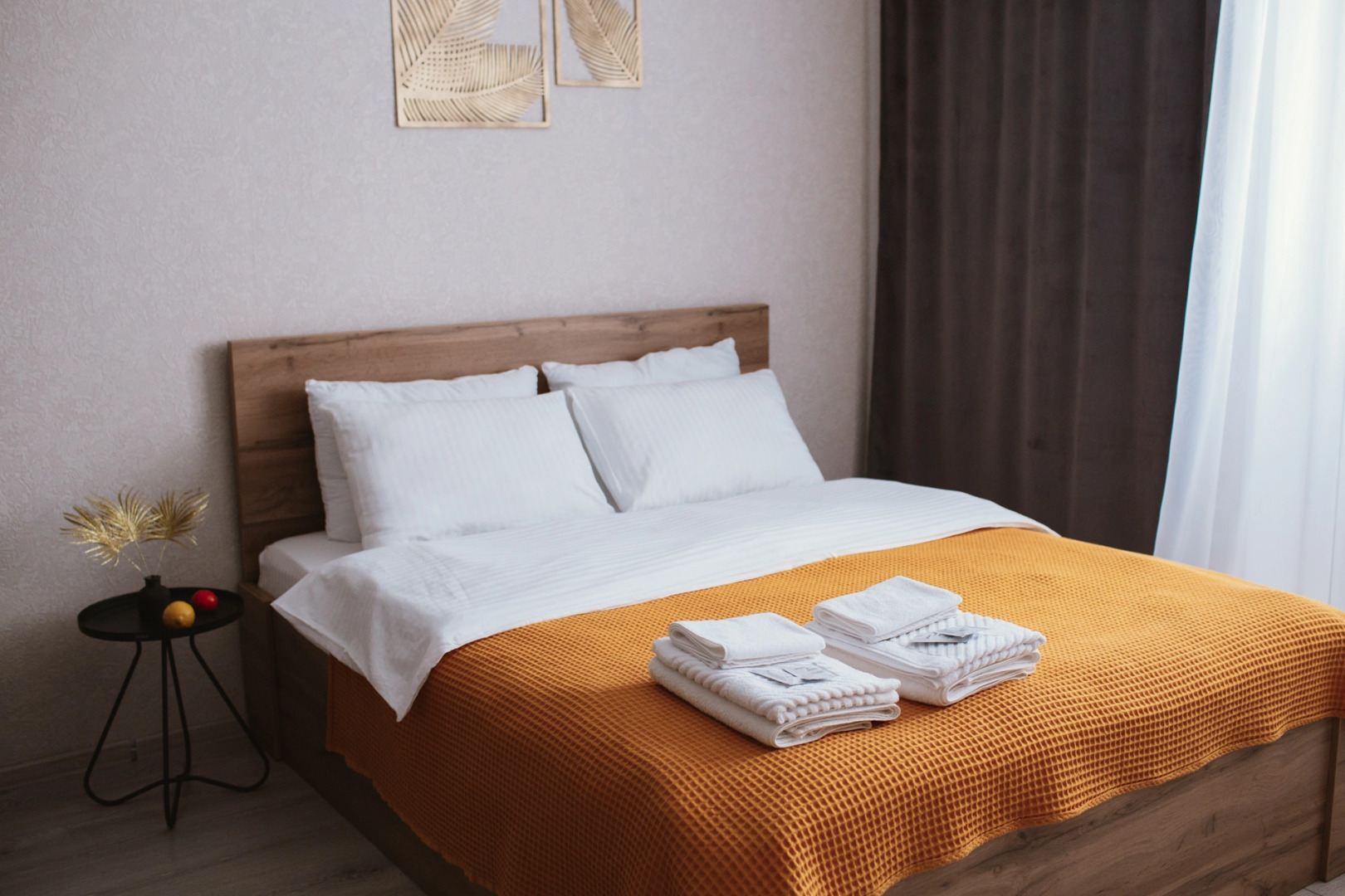 Апартаменты с Видом на Город и Парк в Спальном Районе