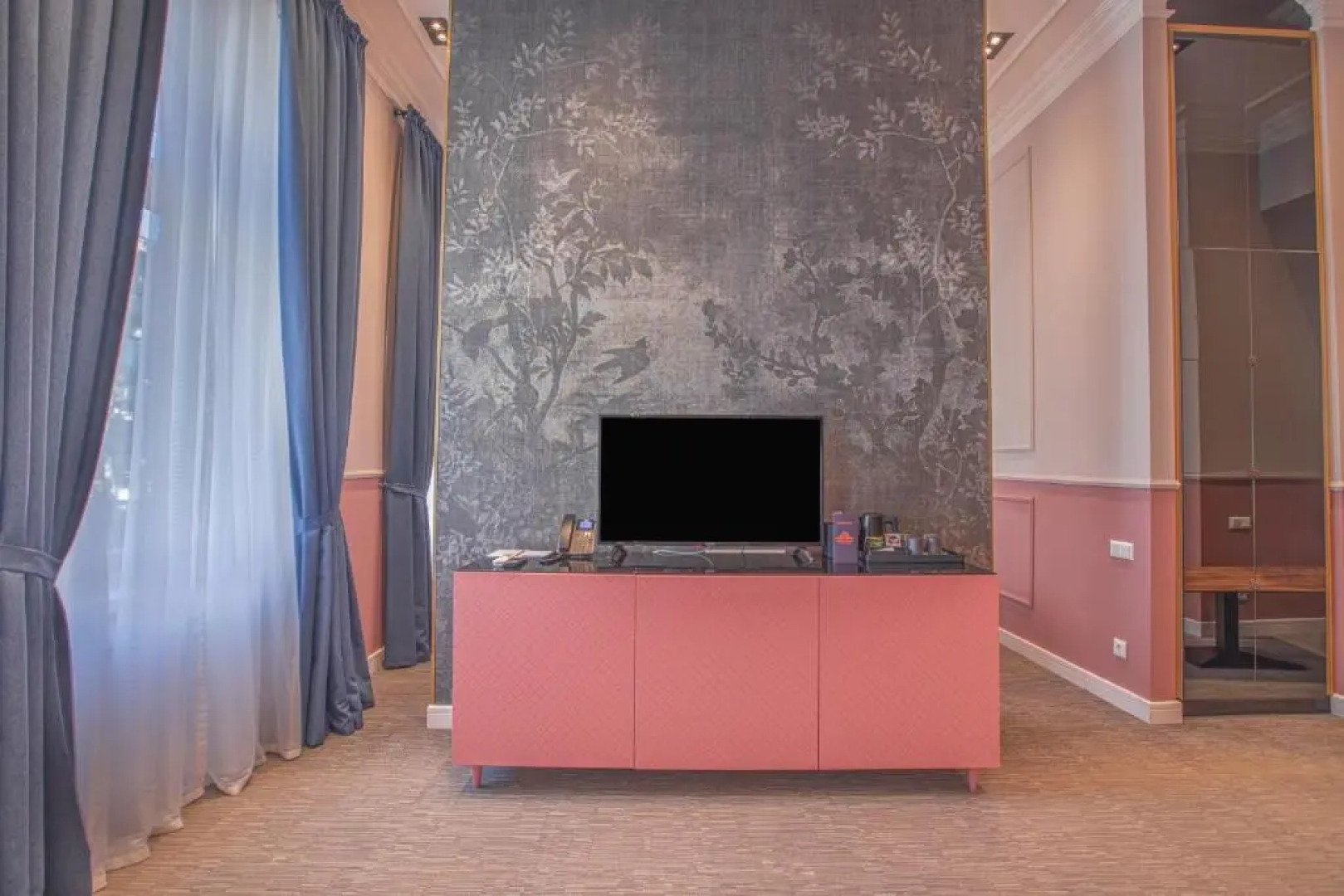 Heritage Hotel and Suites (by Travel Agency)