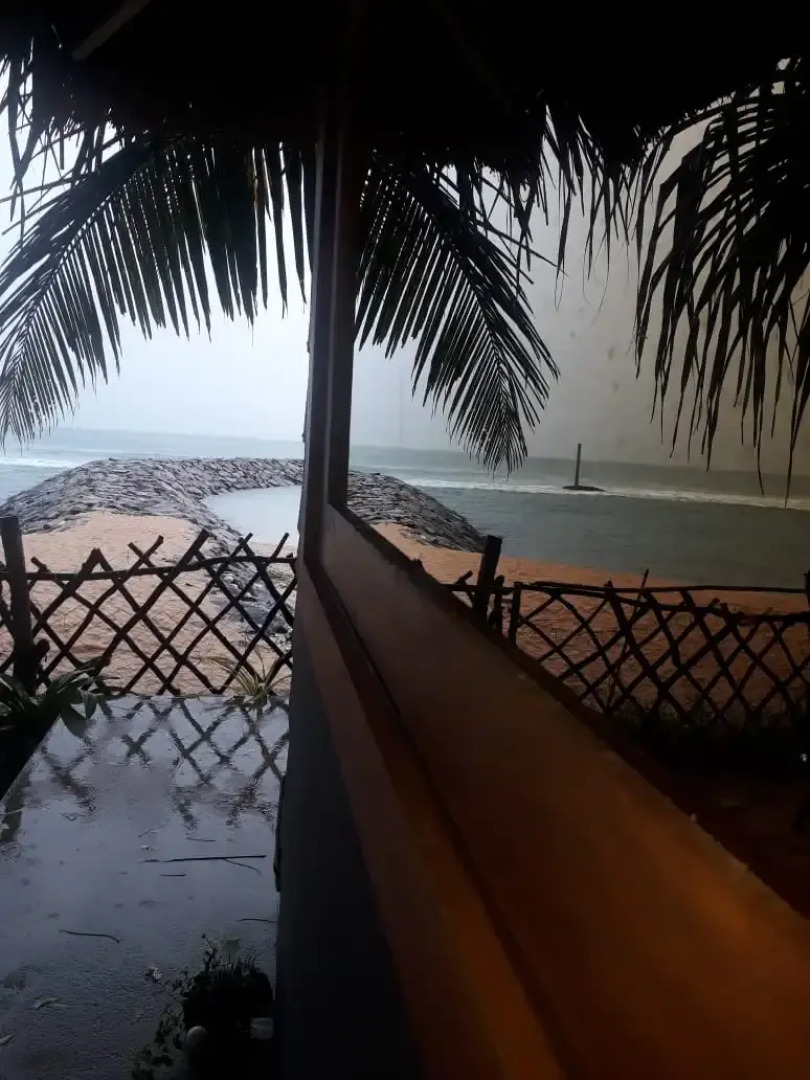 Мини-отель Tomorrowland Beach Villas & Fisherman's Wharf Restaurant