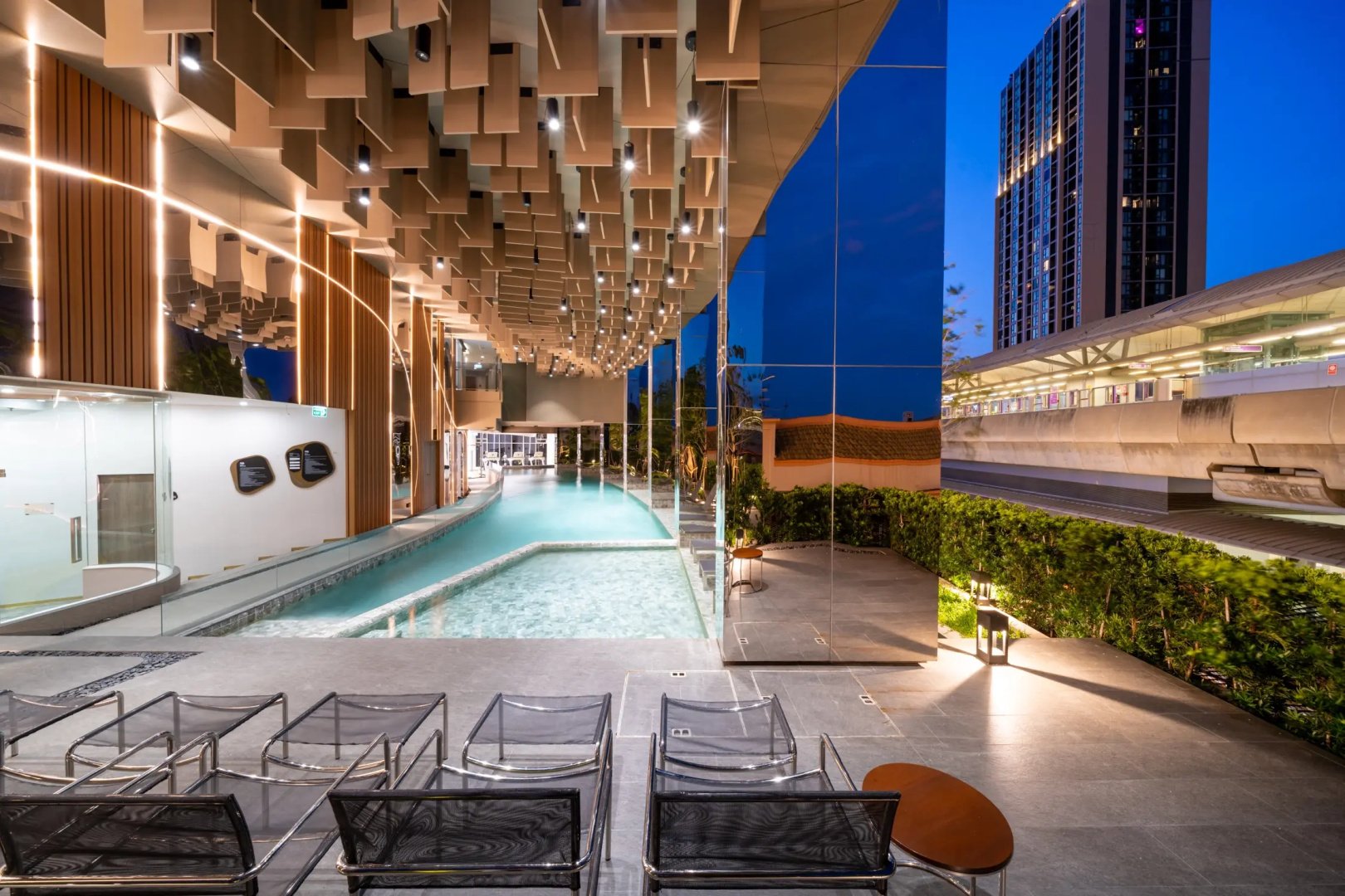 Отель Oakwood Suites Tiwanon Bangkok