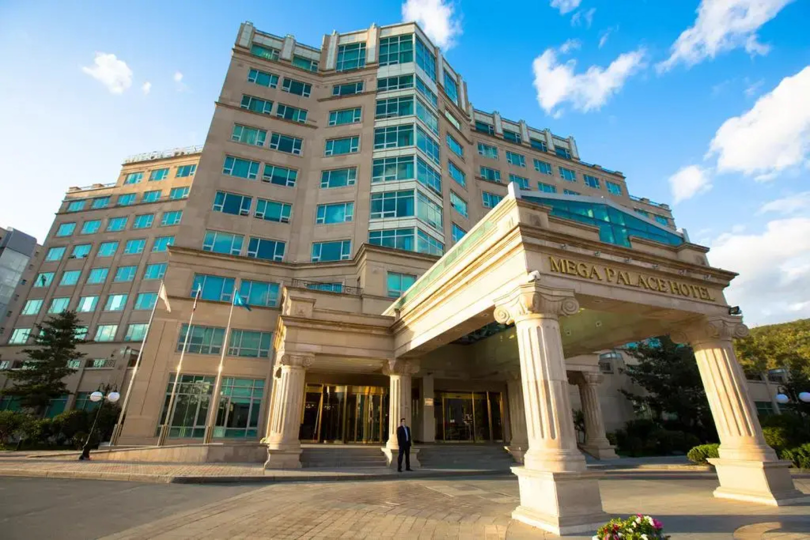 Отель Мега Палас