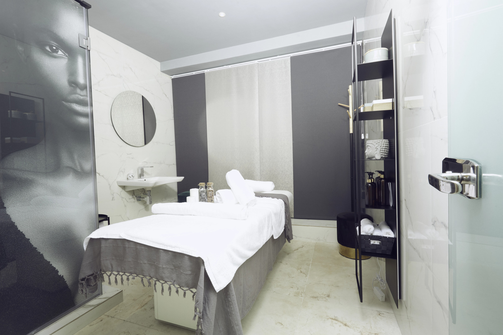 Отель Number One Oxford Street Hotel & Suites